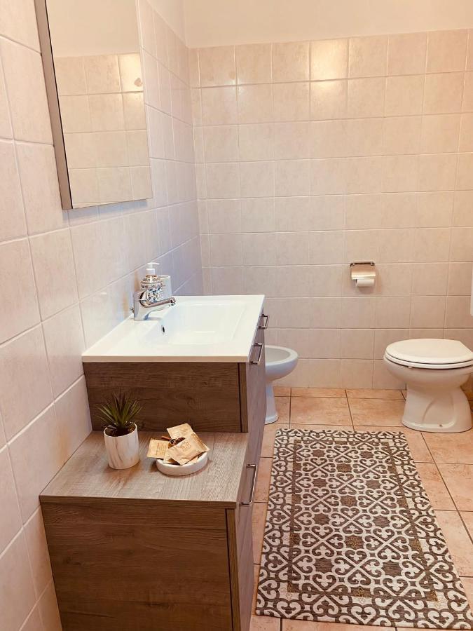 Corte 22 B&B E Appartamenti Borgomanero Luaran gambar