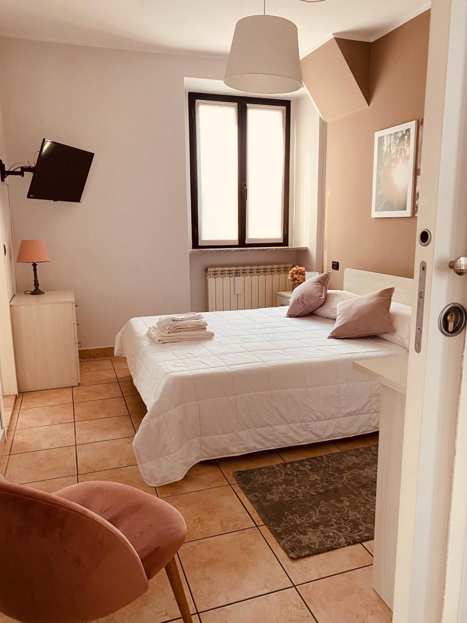 Corte 22 B&B E Appartamenti Borgomanero Luaran gambar
