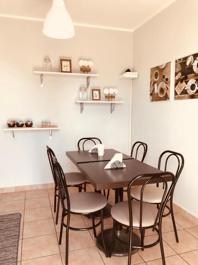 Corte 22 B&B E Appartamenti Borgomanero Luaran gambar