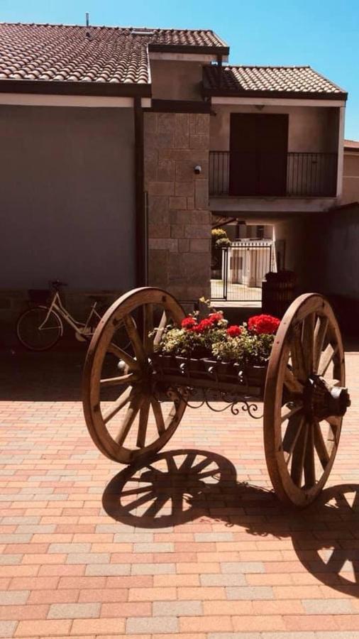 Corte 22 B&B E Appartamenti Borgomanero Luaran gambar
